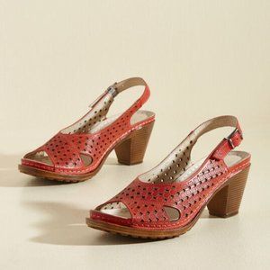 Modcloth comfy red leather sandal 39